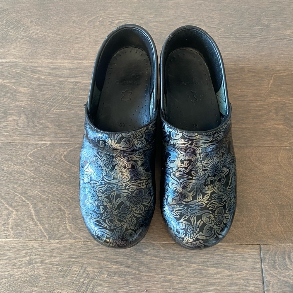 Dansko tooled embrossed floral black blue metallic professional woman’s … - Picture 7 of 12